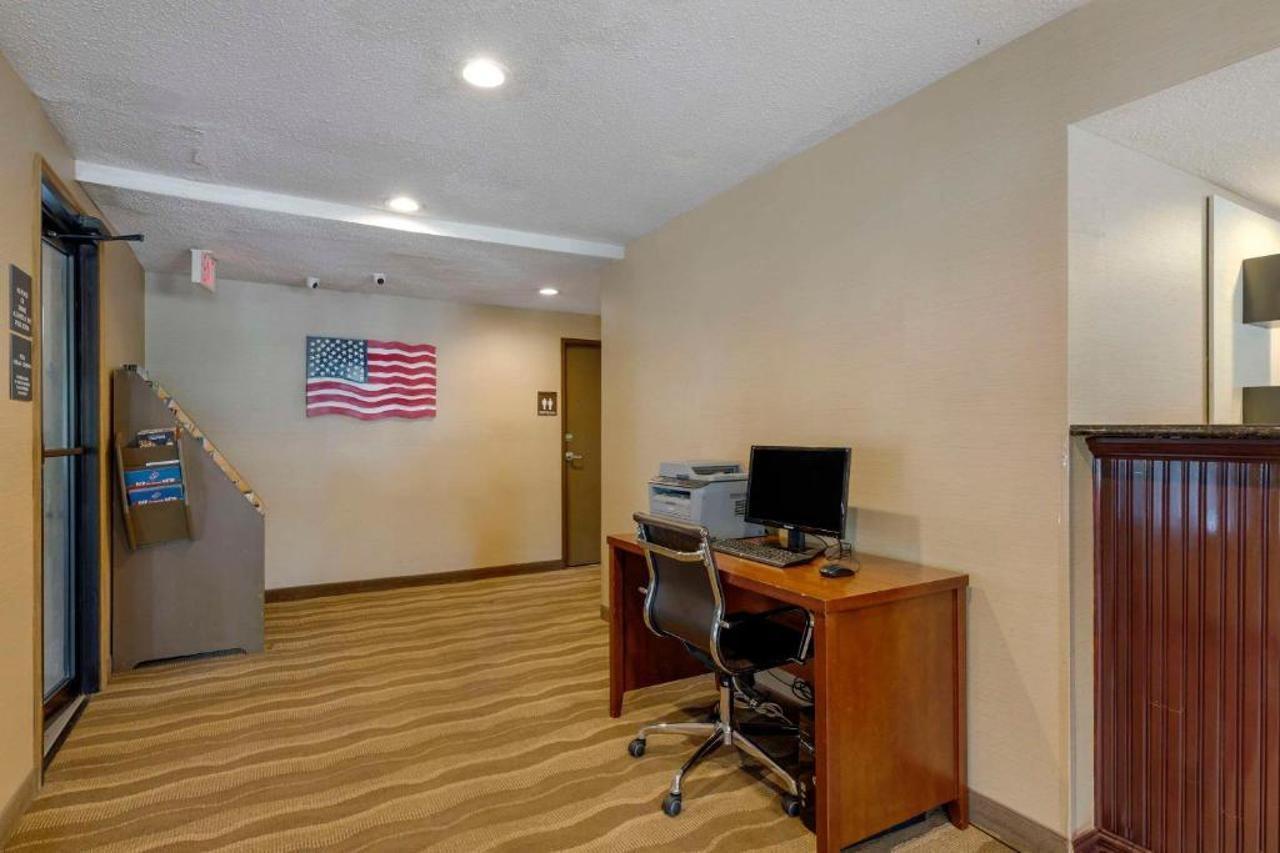 Comfort Inn Mount Vernon Downtown Екстер'єр фото