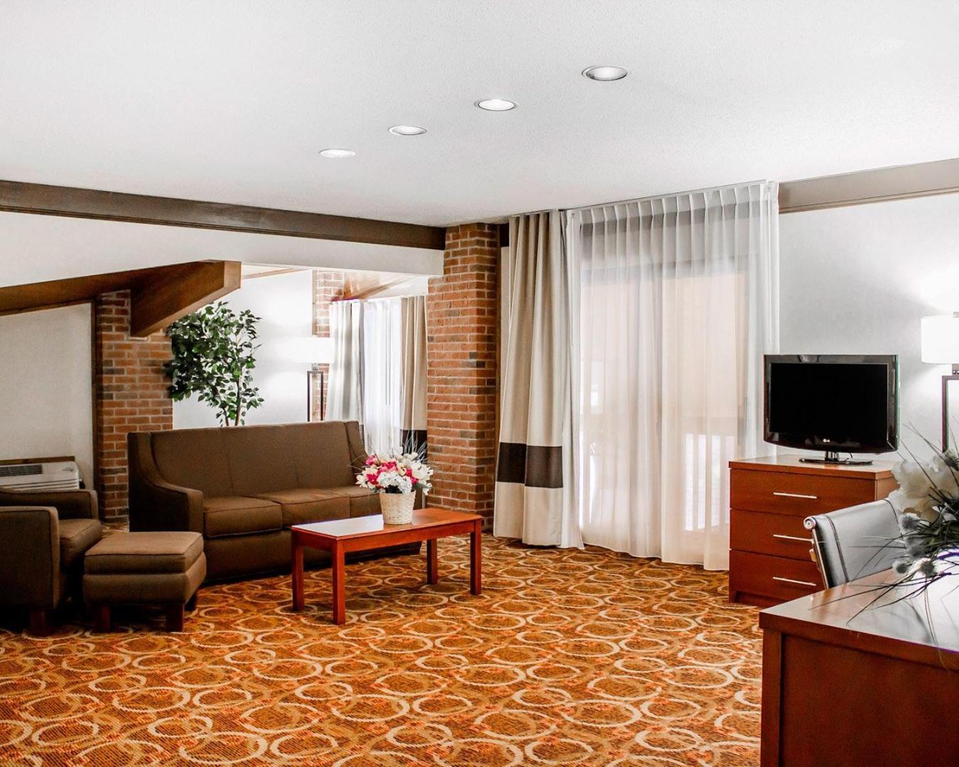 Comfort Inn Mount Vernon Downtown Екстер'єр фото